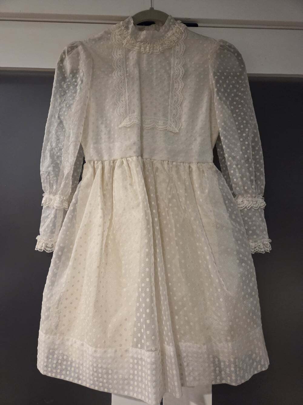 Vintage 70s Girls First Communion Dress & Matching Lace Veil Set Size 10 ILGWU